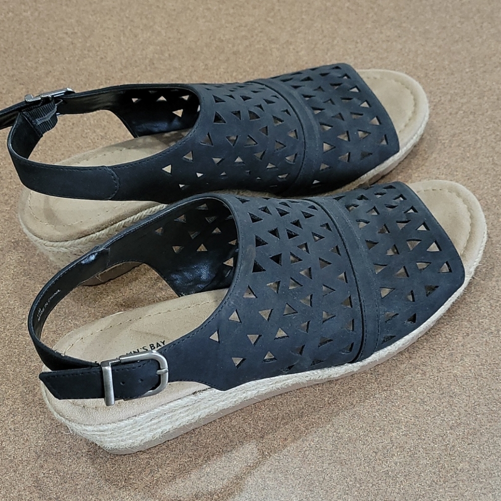 St. John's Bay Black Cut Out Wedge Sandals!!! Gem